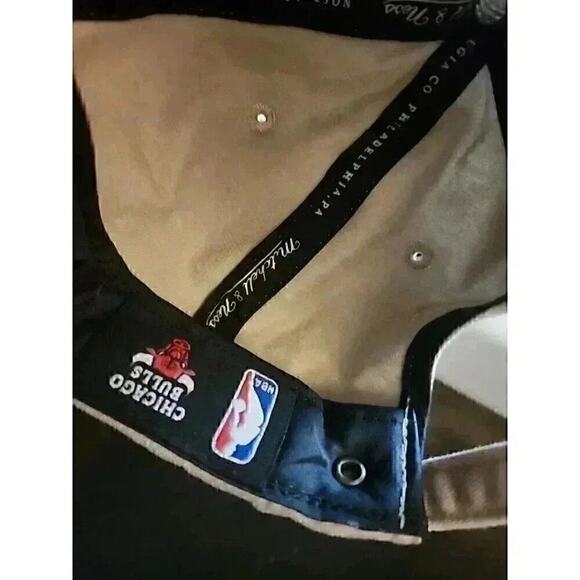 Vintage - Chicago Bulls - Mitchell & Ness NBA Hat Adjustable H3 Excellent - Picture 8 of 9